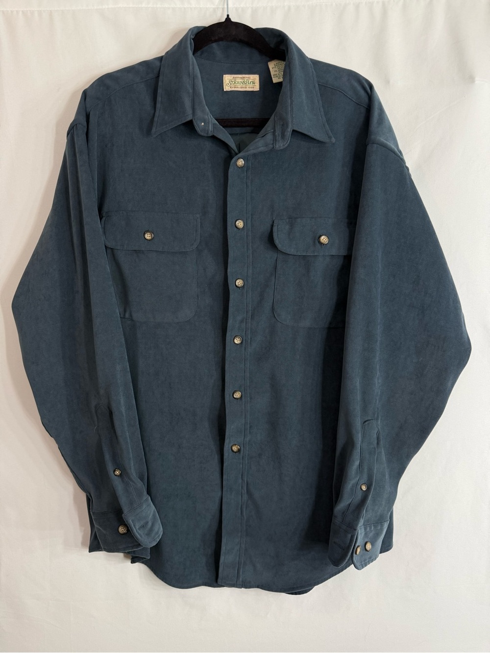 Authentic St. John’s Bay Men’s Large Blue Suede-Feel Button Down Shirt, size L